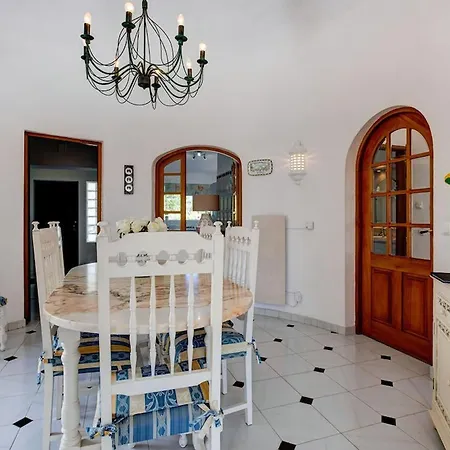 Casa Colina Golf, Only A Minute Walk Away